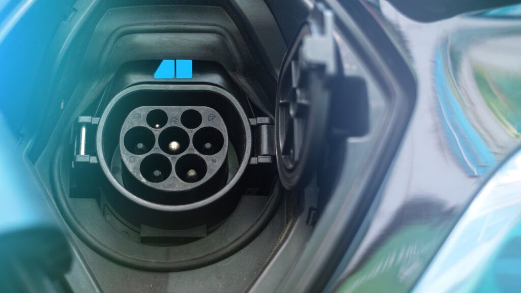 protocolos de seguridad para cargadores eléctricos industriales